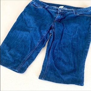 Old Navy Low Rise Bermuda Length Shorts